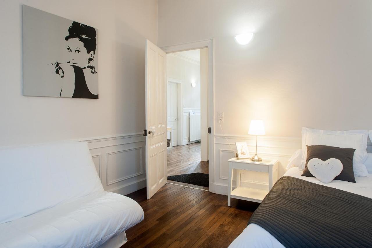 Au Fil De Troyes Bed & Breakfast Sainte-Savine ภายนอก รูปภาพ