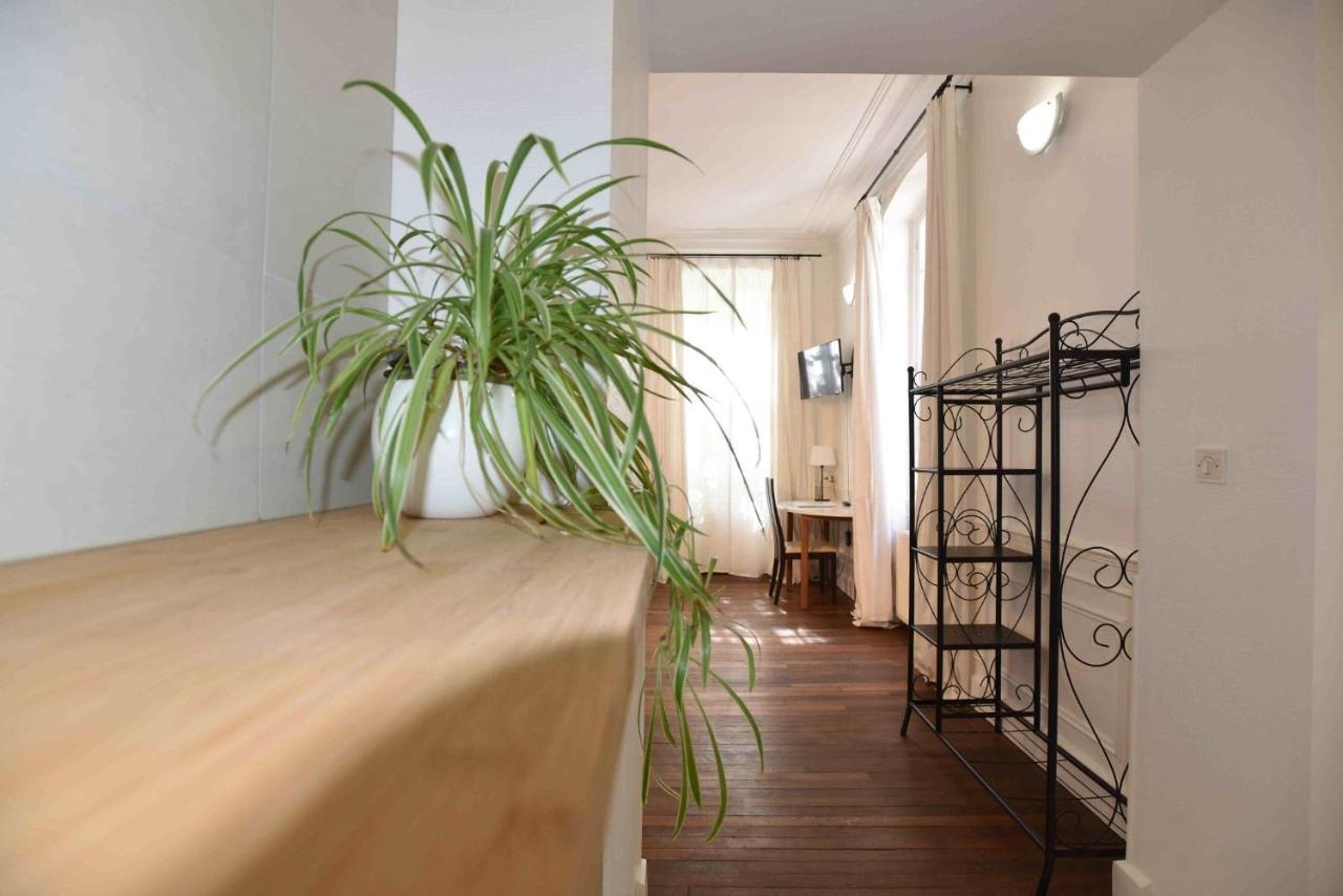 Au Fil De Troyes Bed & Breakfast Sainte-Savine ภายนอก รูปภาพ