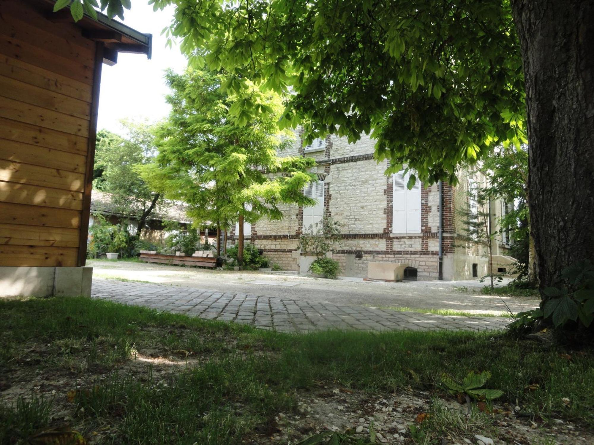 Au Fil De Troyes Bed & Breakfast Sainte-Savine ภายนอก รูปภาพ